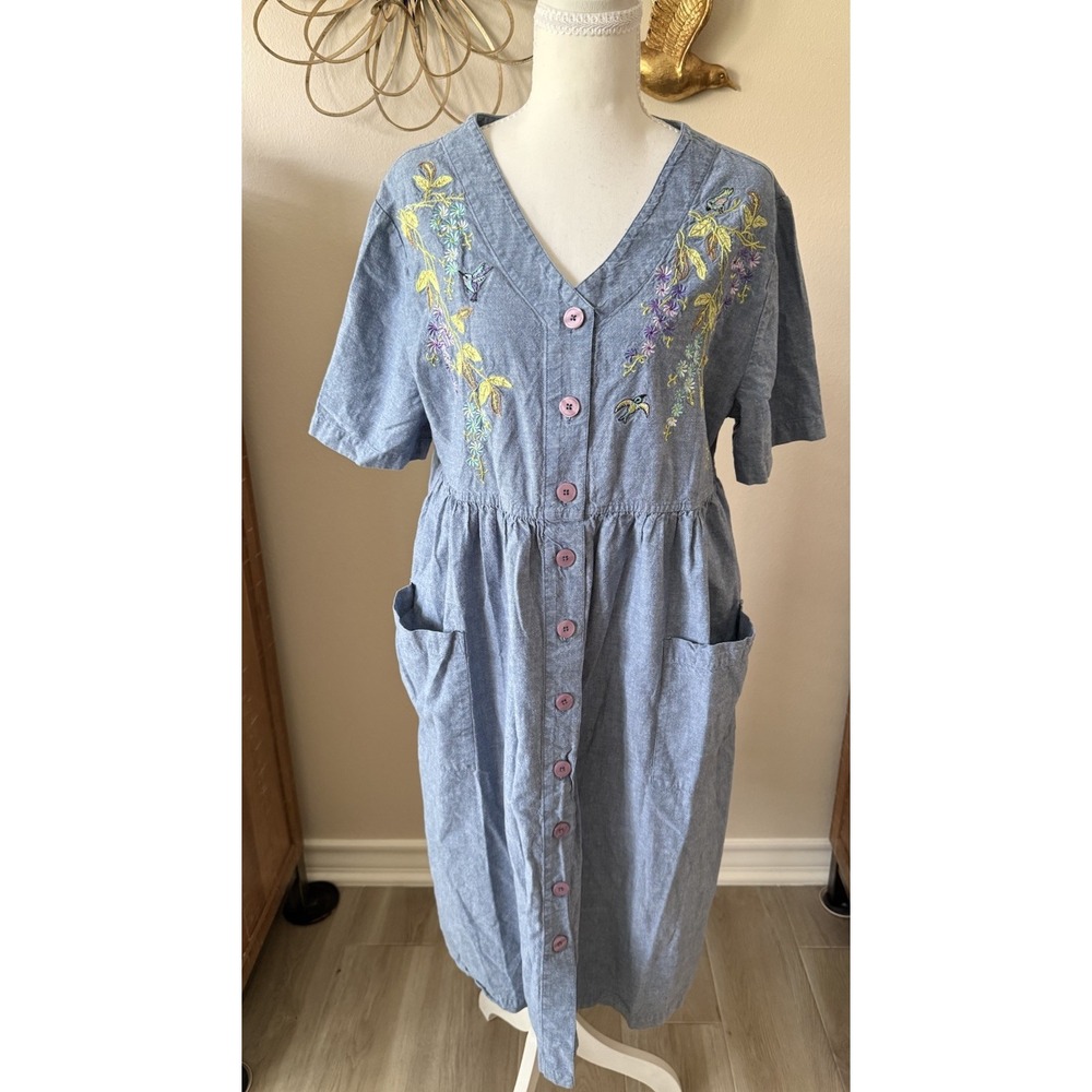 Women's Large Blue Chambray Embroidered Floral Bird Cottagecore Button Front